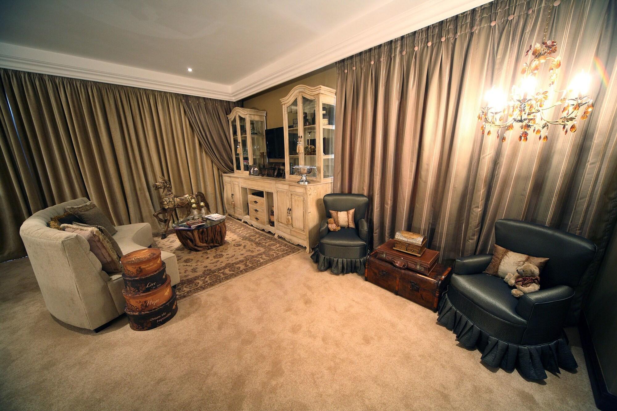 Fusion Boutique Hotel โพเลอกวาเน ภายนอก รูปภาพ