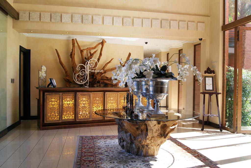 Fusion Boutique Hotel โพเลอกวาเน ภายนอก รูปภาพ