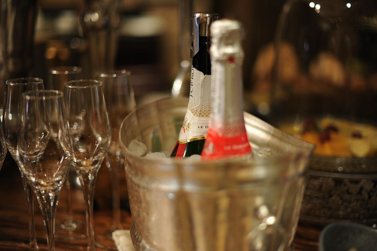 Fusion Boutique Hotel โพเลอกวาเน ภายนอก รูปภาพ