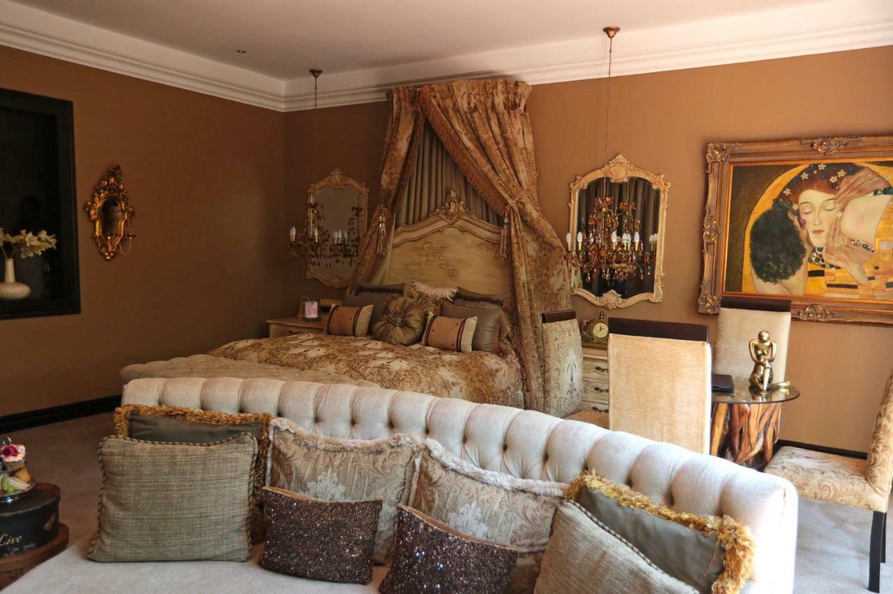 Fusion Boutique Hotel โพเลอกวาเน ภายนอก รูปภาพ